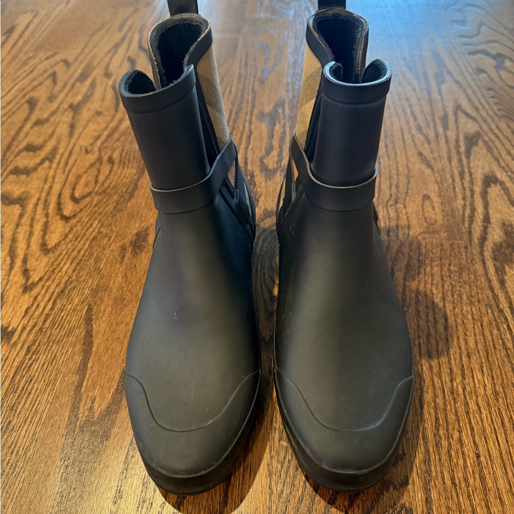 Burberry women’s rain boots
